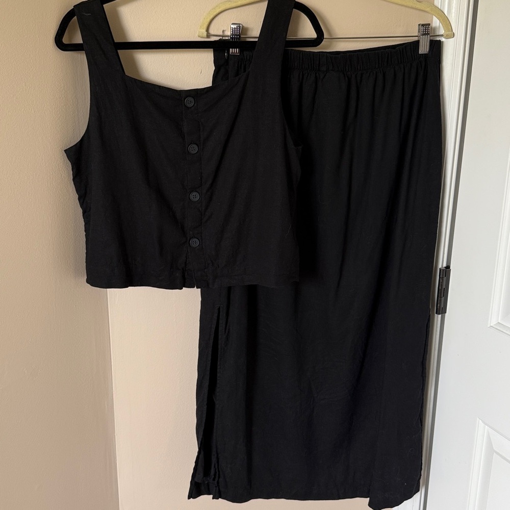 GAP Black Sleeveless Midi Dress - Picture 4 of 5